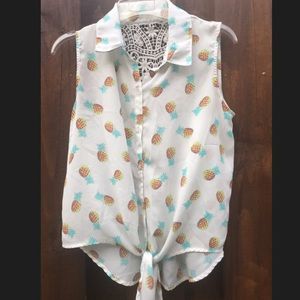 Sleeveless top